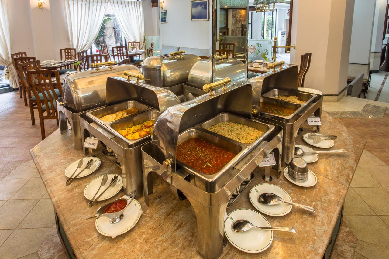 Hotel Le Himalaya Катманду Экстерьер фото