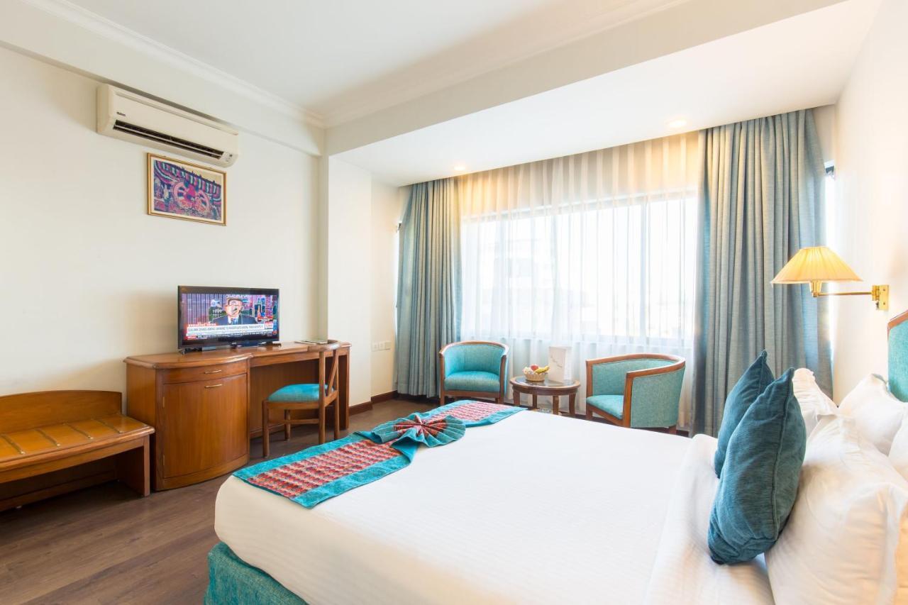 Hotel Le Himalaya Катманду Экстерьер фото