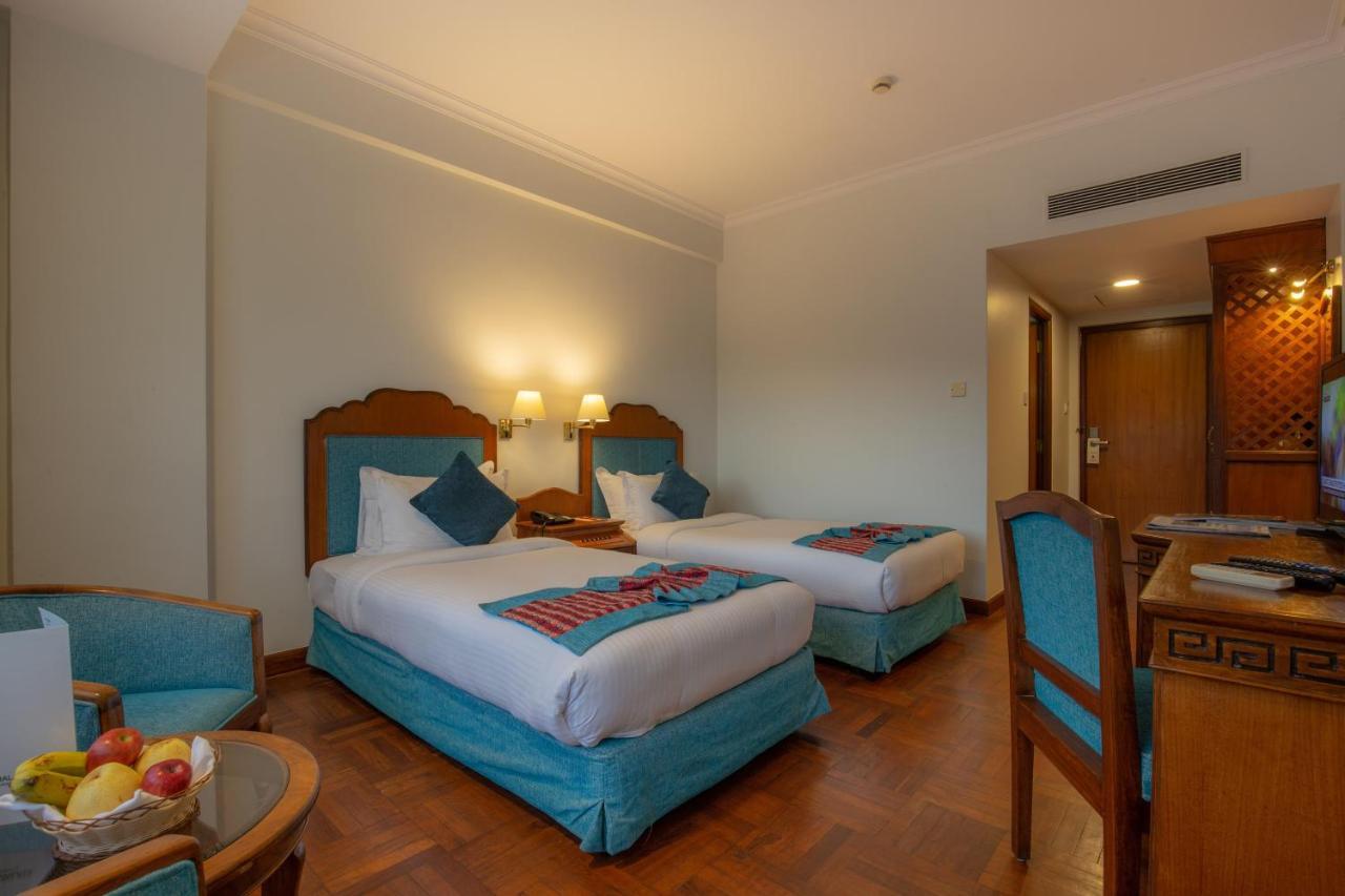 Hotel Le Himalaya Катманду Экстерьер фото