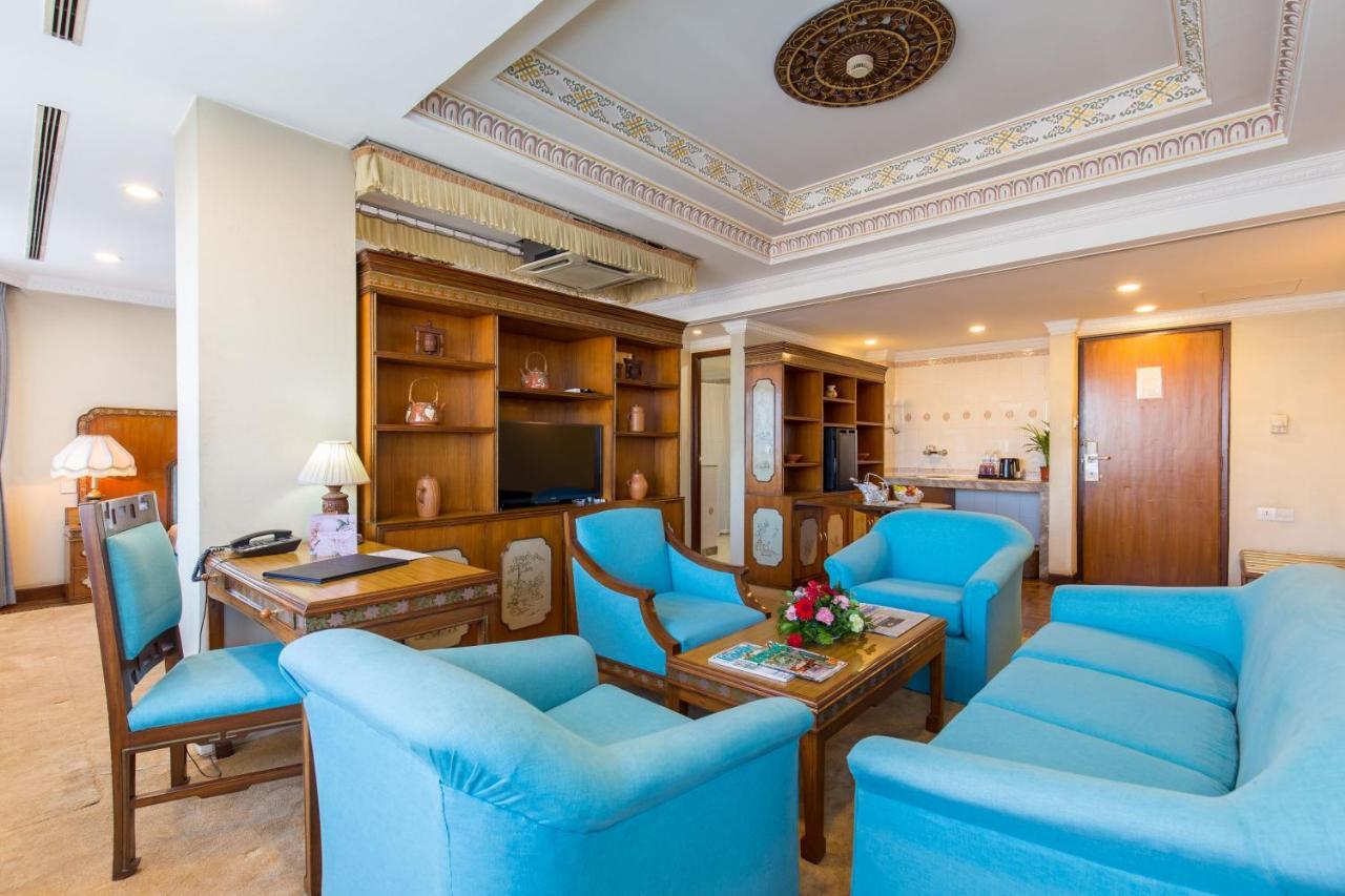 Hotel Le Himalaya Катманду Экстерьер фото